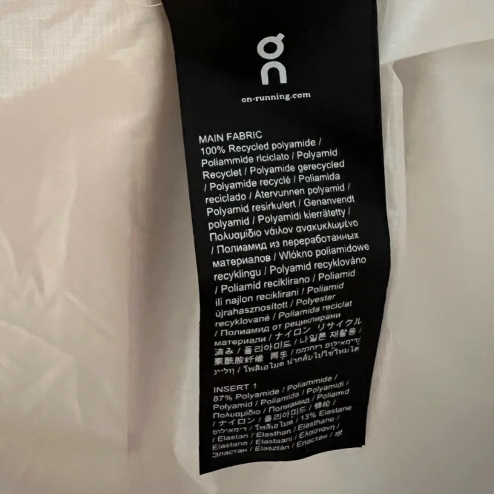 On Running Zero Jacket - windproof water resistant running/hiking jacket Small - Picture 7 of 10